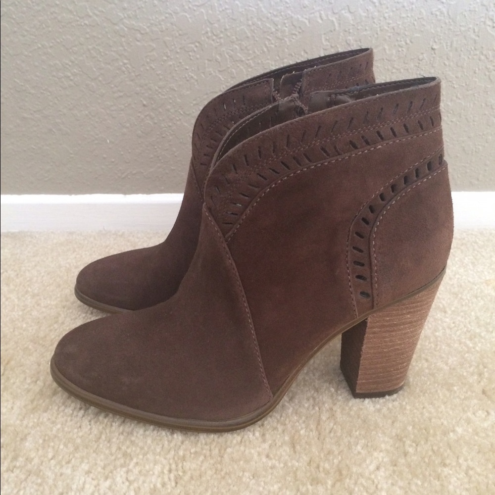 Vince Camino Fellen booties size 7