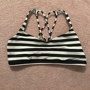 Lululemon Free to be sports bra