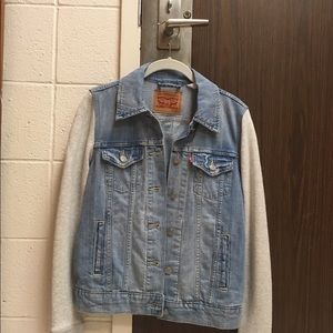 Levis jean jacket with sweater sleeve