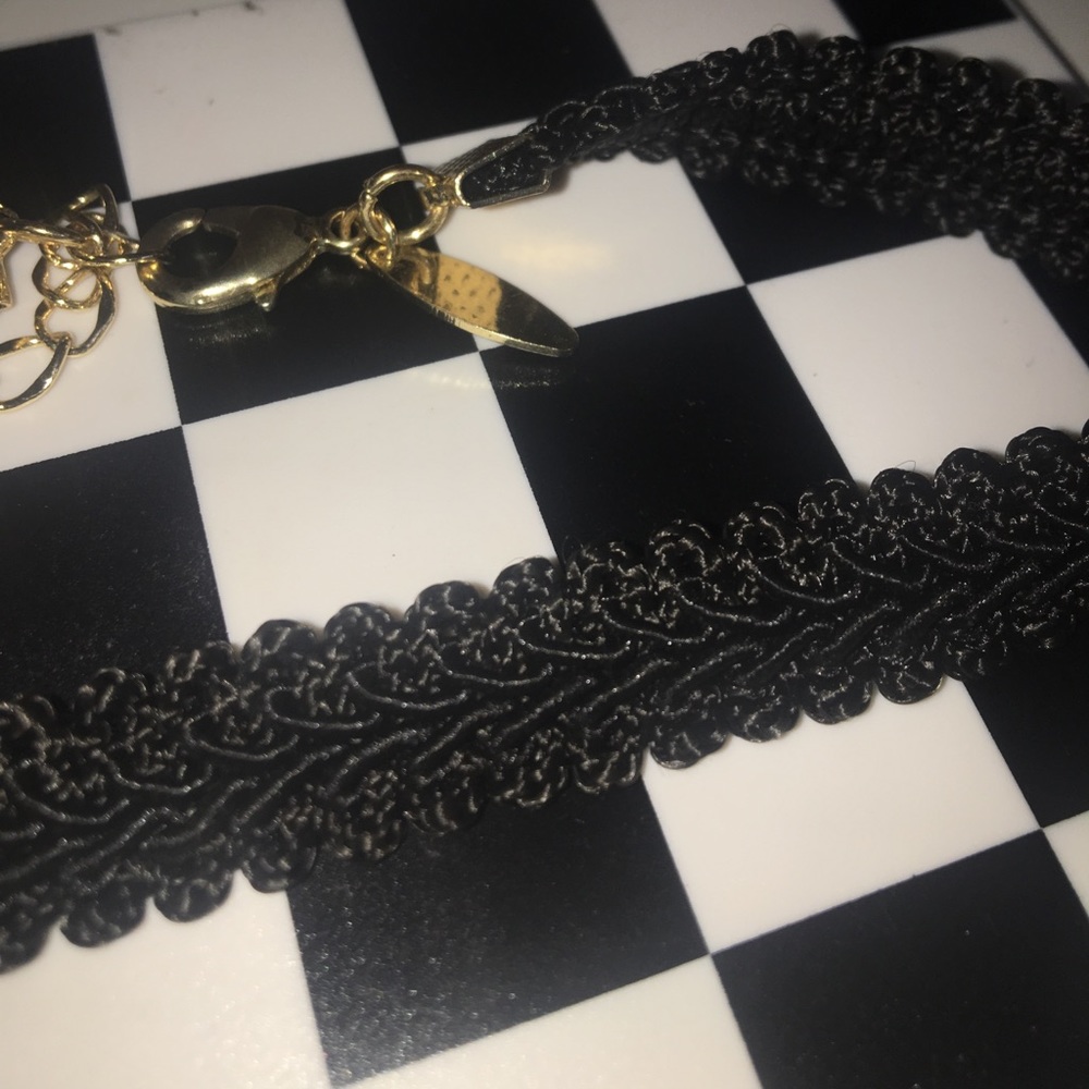 New York&Co. chocker