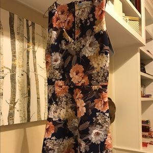 ModCloth V-neck scuba floral print dress