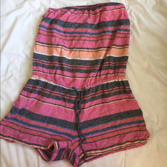 Old Navy Pants - adorable linen blend strapless romper size S Old Navy Pants - adorable linen blend strapless romper size S