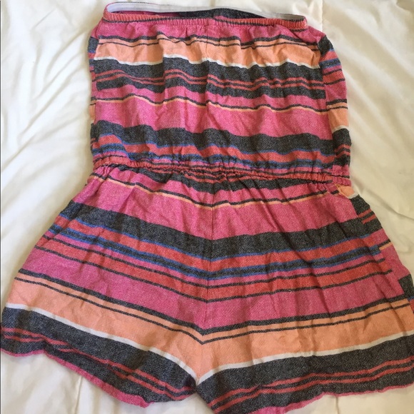 Old Navy Pants - adorable linen blend strapless romper size S Old Navy Pants - adorable linen blend strapless romper size S