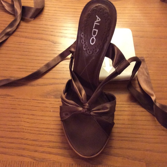 Aldo satin lace up heels!!π³ - Picture 3 of 7