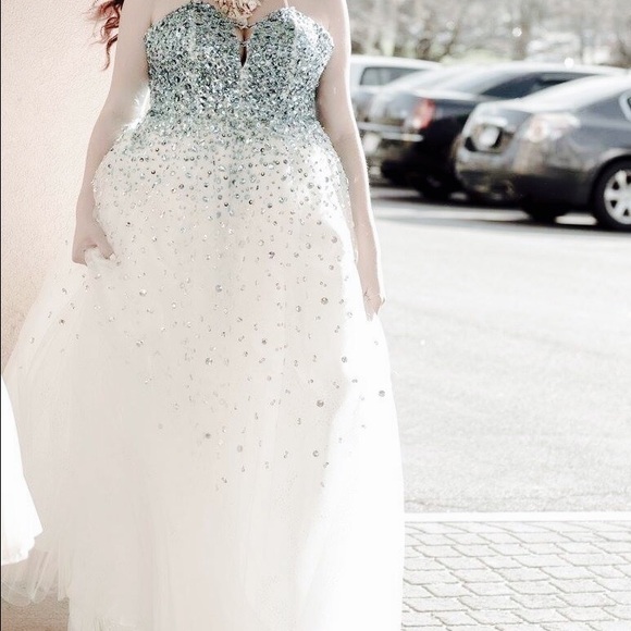 PROM/SWEET 16 DRESS - Picture 1 of 6