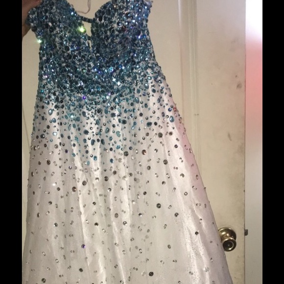 PROM/SWEET 16 DRESS - Picture 3 of 6