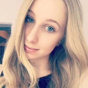 Meet your Posher, Ella