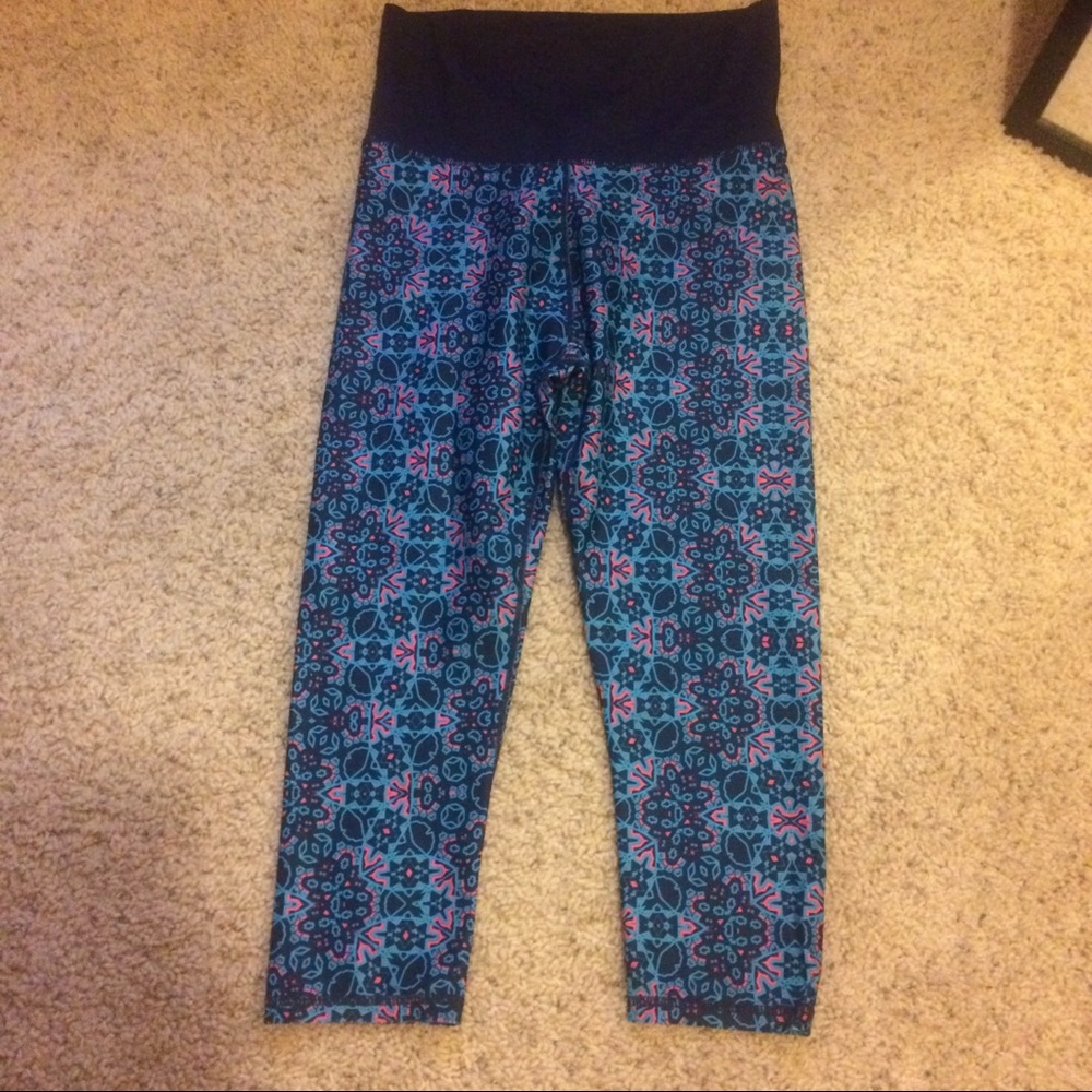 NWT Fabletics Salar Capri Foldover