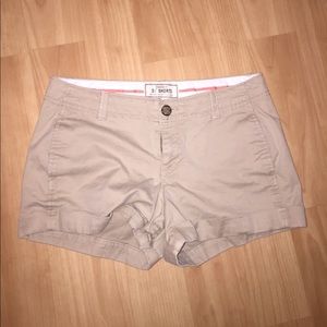 Old Navy 3 1/2 inch Khaki shorts