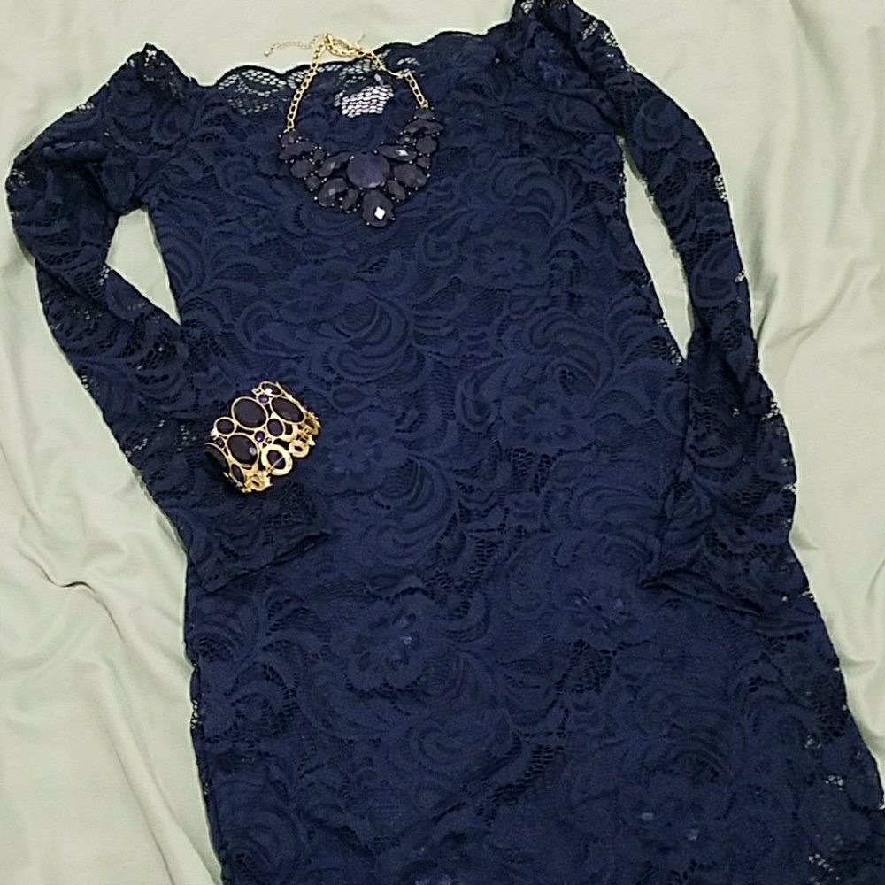 ROMANTIC LACE DRESS