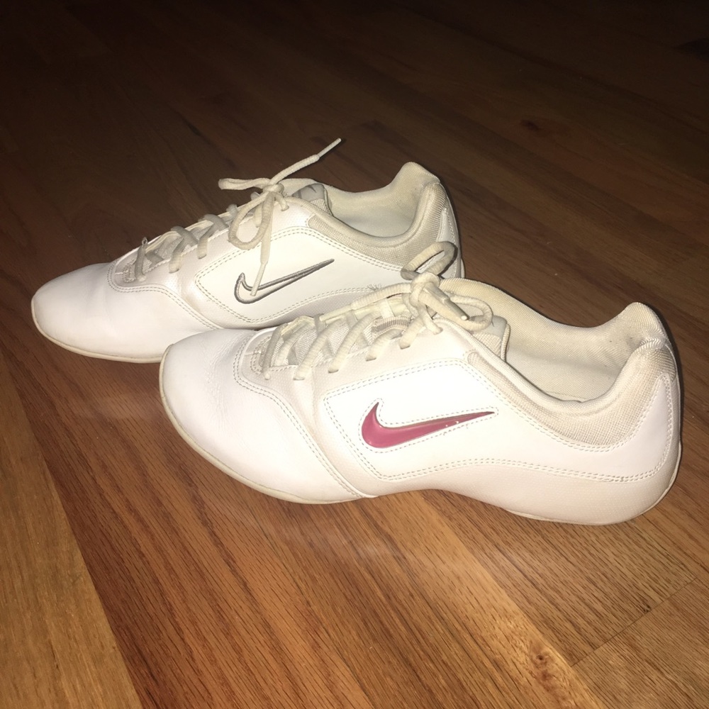 Nike cheer shoes