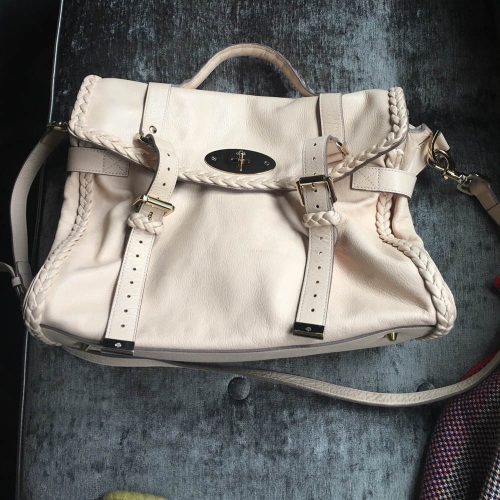 Mulberry saddle bag, great summer color