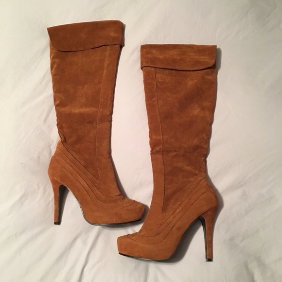 Over-the-knee Vegan Faux Sued Boots - Picture 4 of 7
