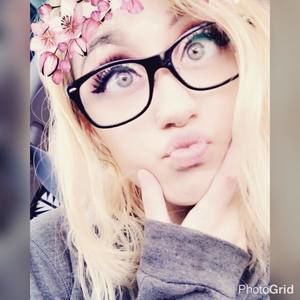 Meet your Posher, Krystalynn