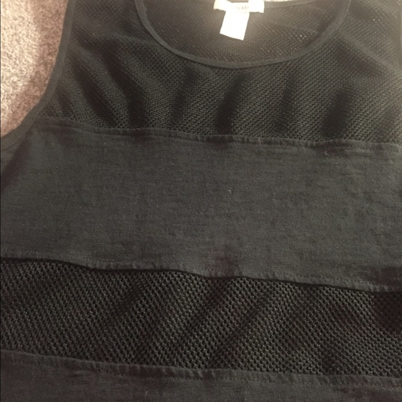 Black mesh cut out tank top - Picture 4 of 5
