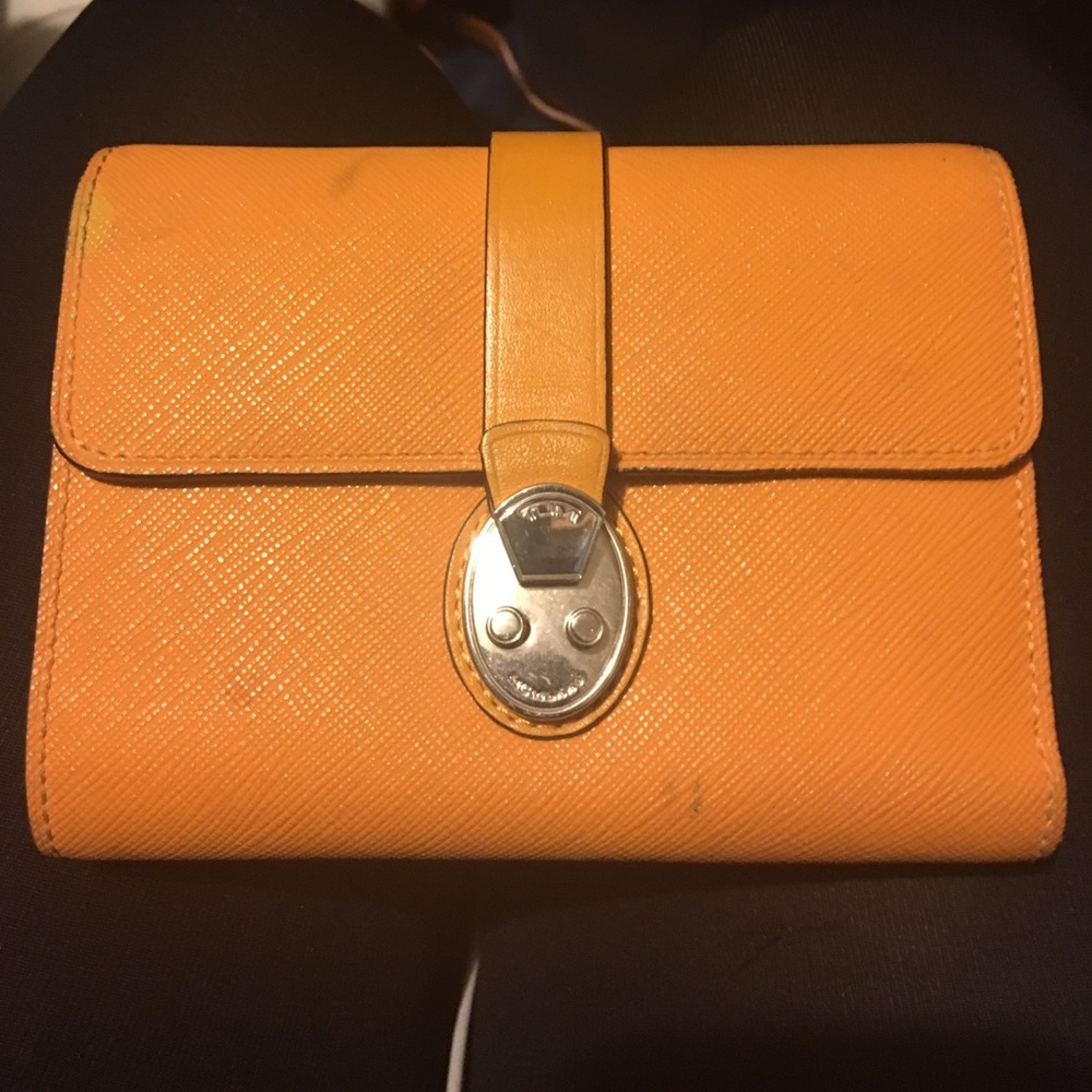 TUMI TRIFOLD WALLET