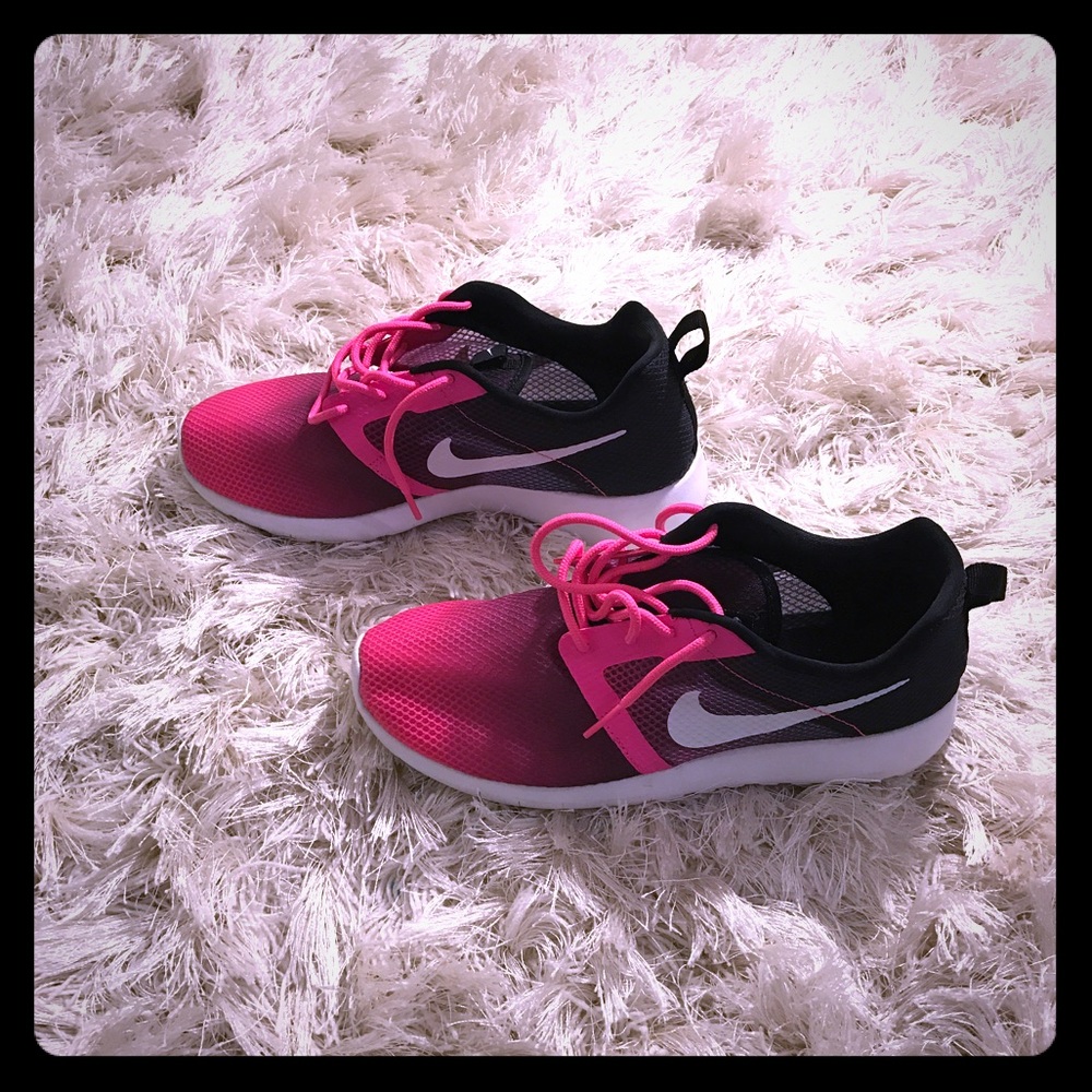 Nike Roshe One l Women's