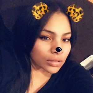 Meet your Posher, Bee