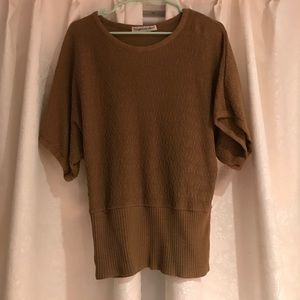 Shirtsleeve Top