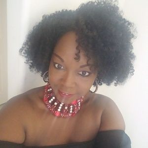 Meet your Posher, Latonya