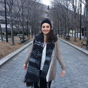 Meet your Posher, Eleni