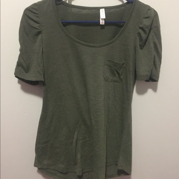 Olive green shirt - Picture 1 of 2