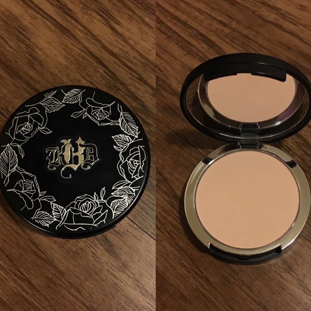 ⚫️Kat Bon D Lock it powder foundation⚫️