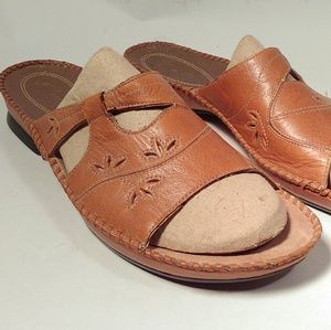 New Clarks Artisan Leather women's sandals size 10