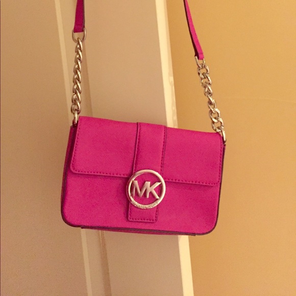 Michael Kors Handbags - Michael Kors Crossbody