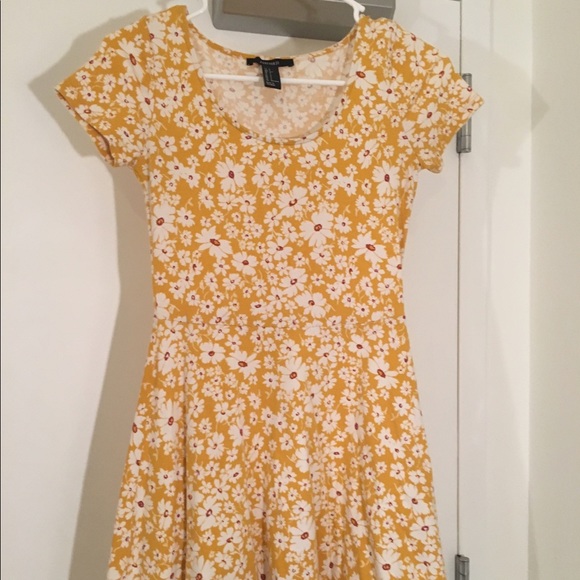 Forever 21 Dresses & Skirts - Floral Skater Dress