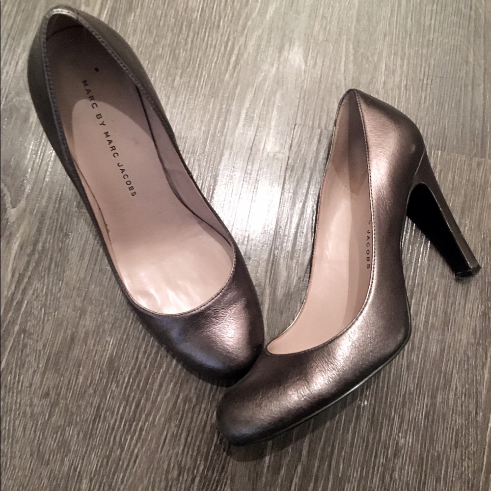 Marc by Marc Jacobs anthracite pumps