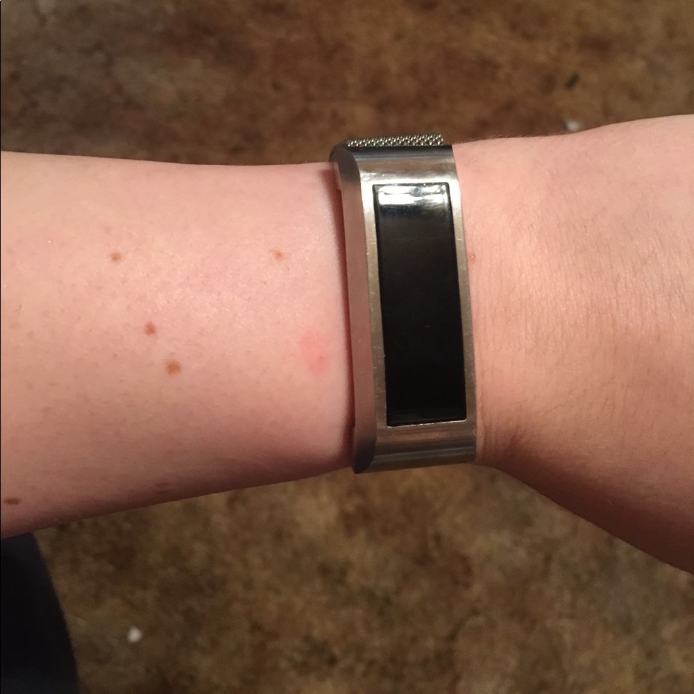 Fitbit Alta. Barely used. With magnetic wristband