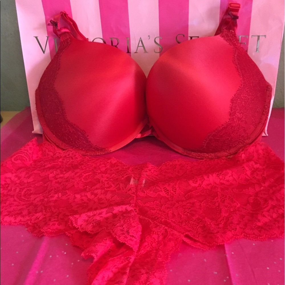 EUC Victoria's Secret 38D Bombshell Plunge Red