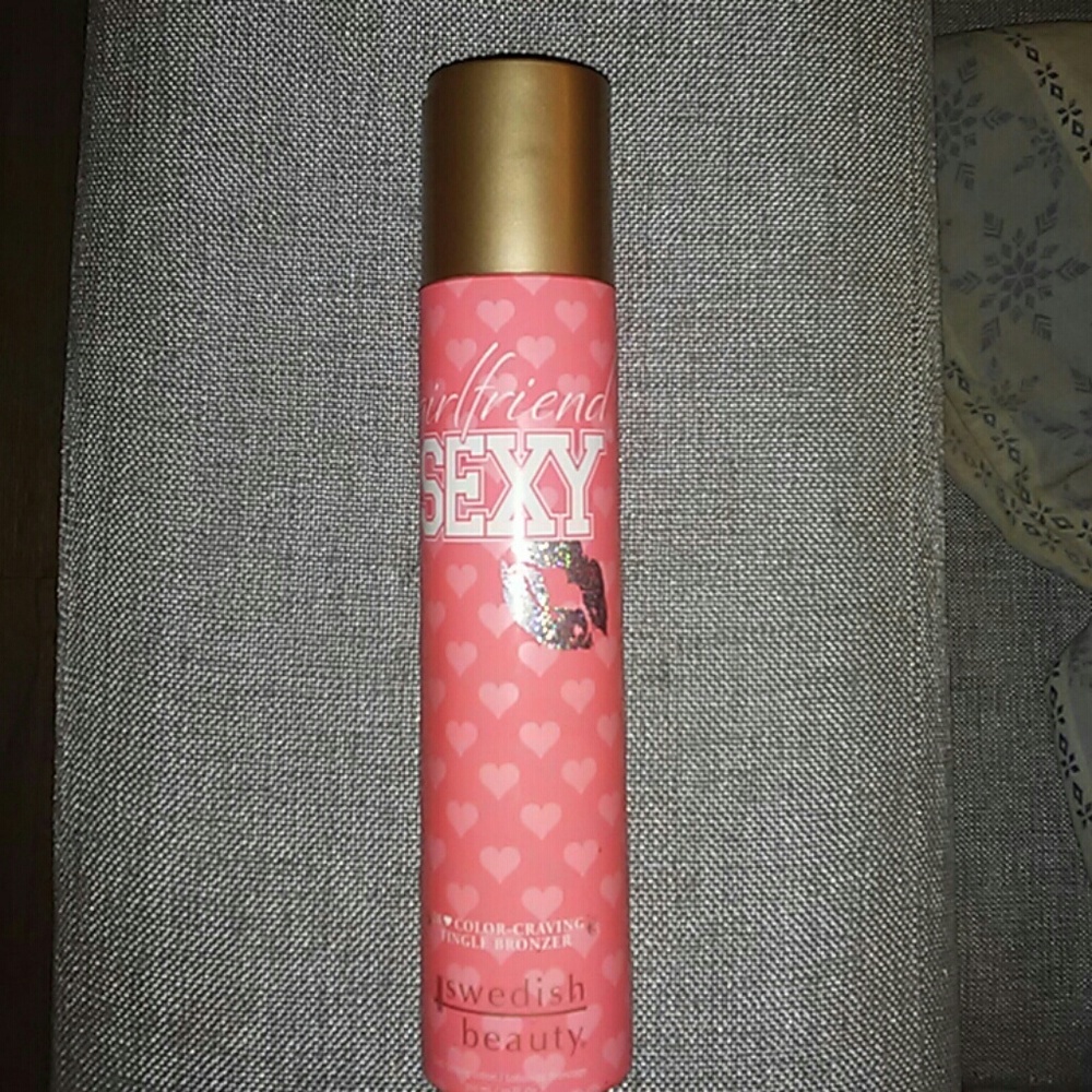 Swedish Beauty Girlfriend SEXY Tingle Tanning