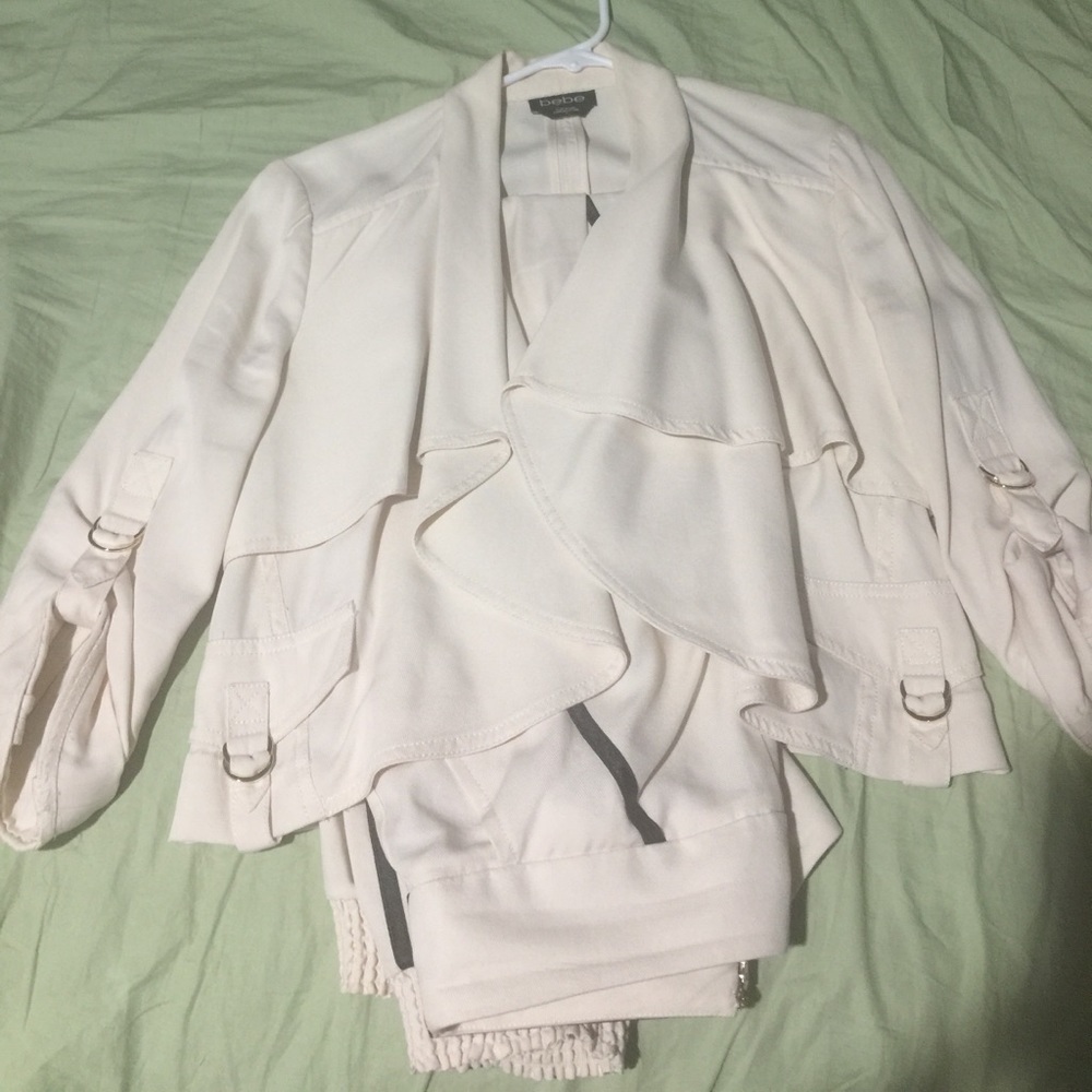 Bebe coat size 6 and pant size 4