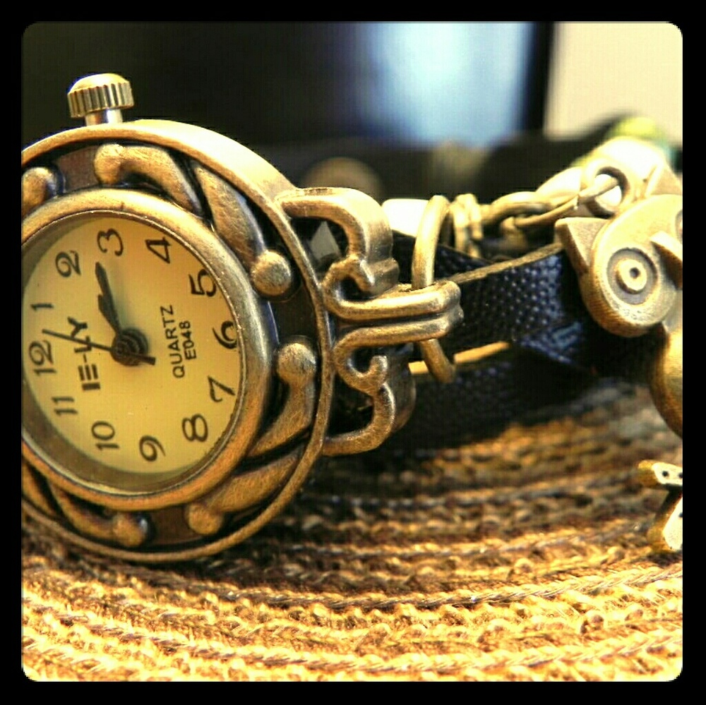 Owl Wristwatch Artificial Leather Bracelet