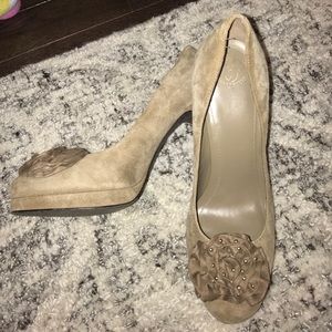 Bcbgeneration Suede flower pumps 8
