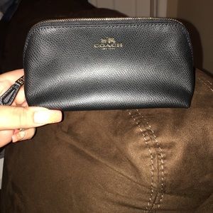 Coach COSMETIC CASE 17 IN CROSSGRAIN LEATHER