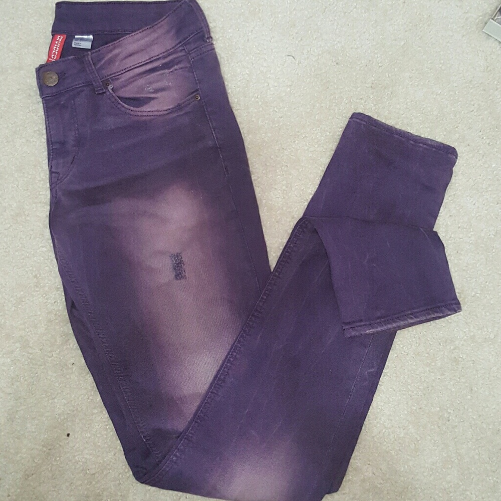 Distressed skinny jeans