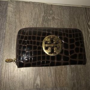Tory Burch Croc-Effect Wallet