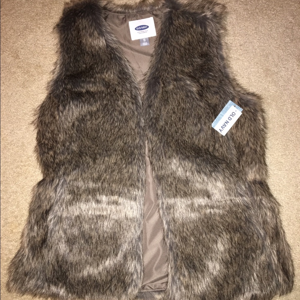 NWT Woman's Faux Fur Vest