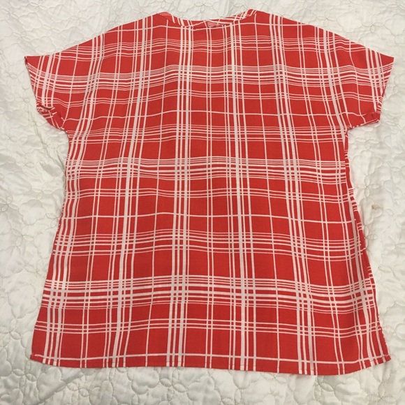 NWOT JustFab top. 100% polyester (Small) - Picture 3 of 4