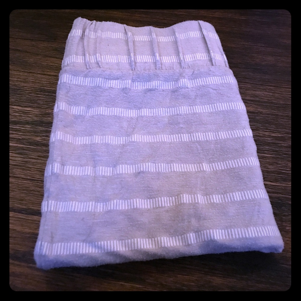 BCBG stretch pencil skirt size L