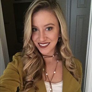 Meet your Posher, Emily