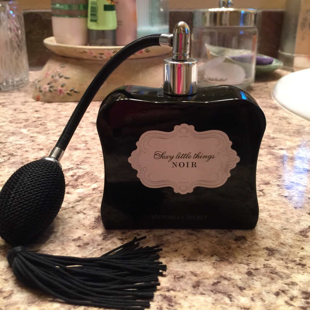 VS sexy little thing Noir