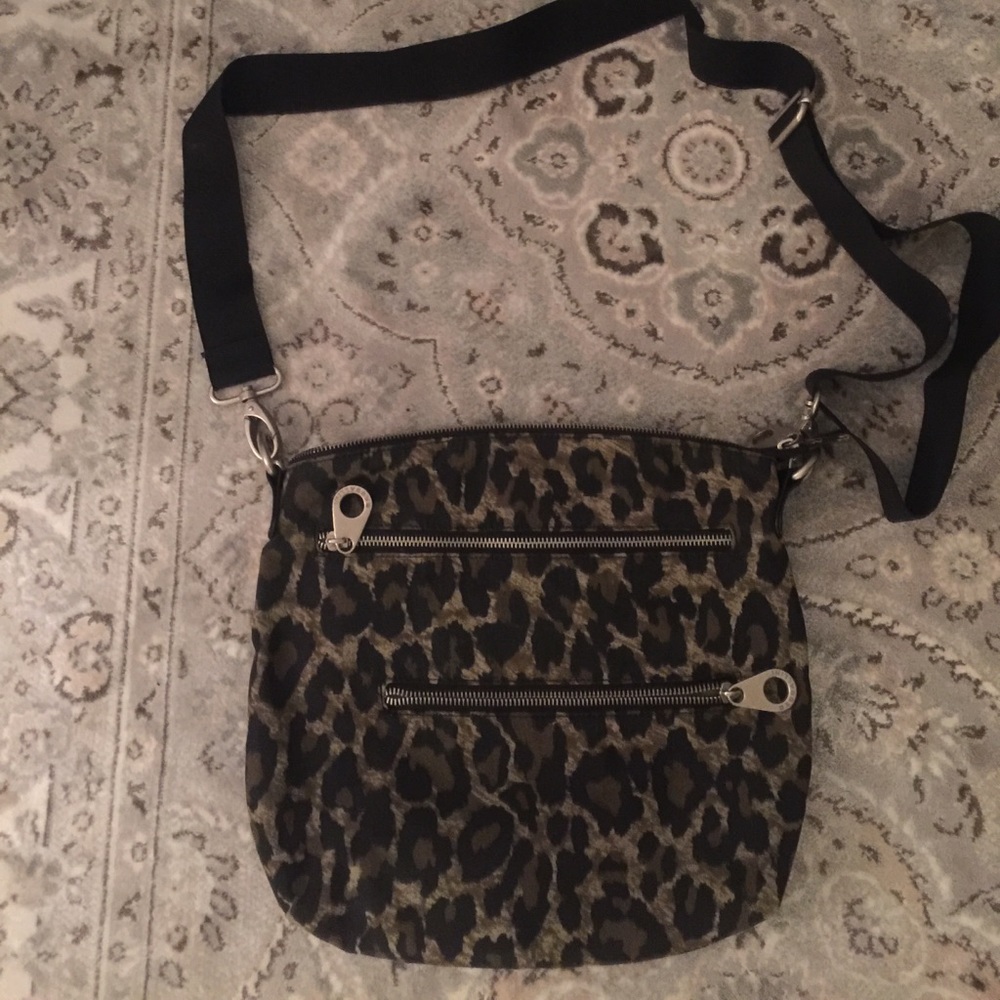 Leopard Print Baggalini Purse with wallet