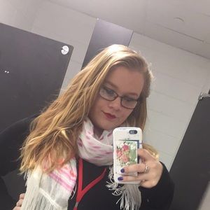 Meet your Posher, Brooke