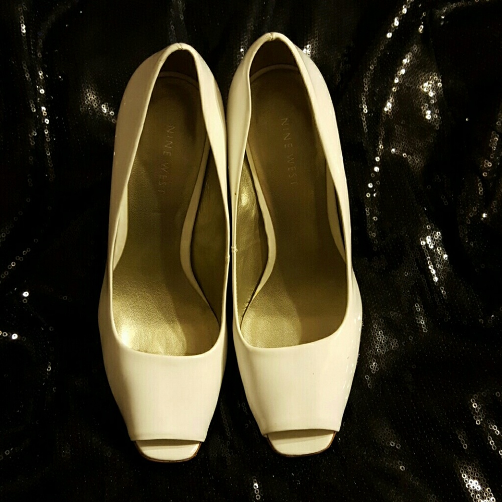 Nine west White Pump