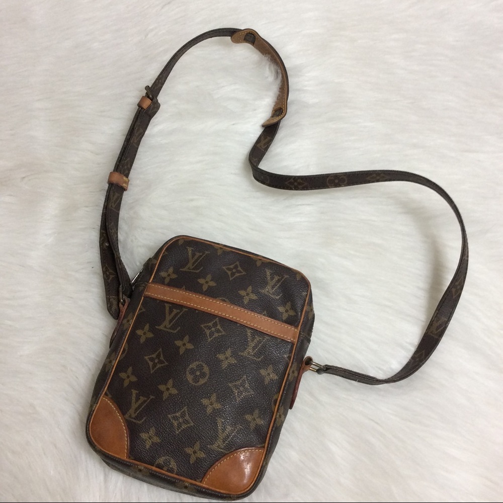 Authentic Louis Vuitton crossbody bag