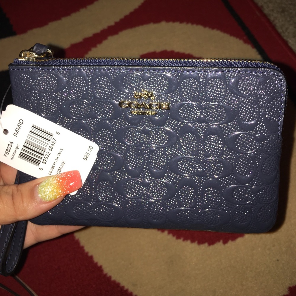 Coach CORNER ZIP IN SIGNATURE DEBOSSED PATENT LTHR